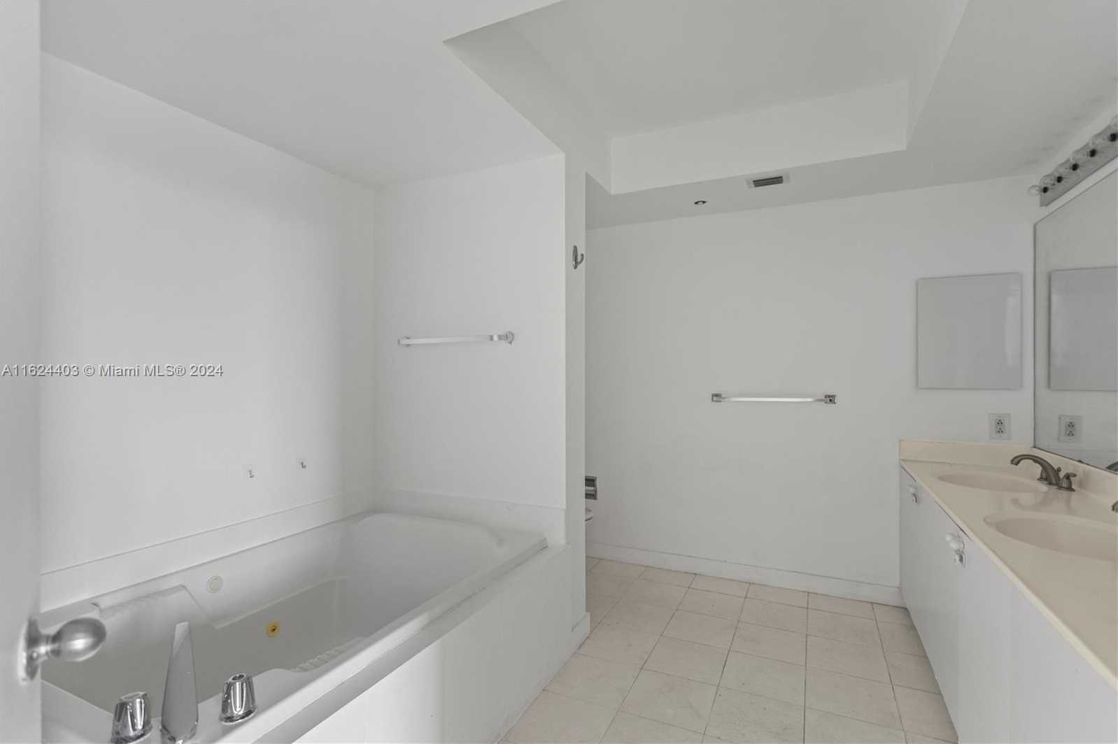 Small Image of 20185 EAST COUNTRY CLUB DR #502, Aventura Number 35