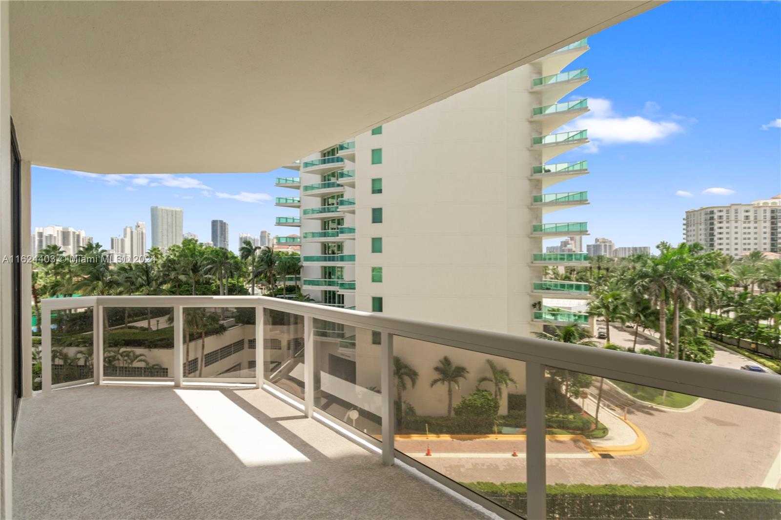 Small Image of 20185 EAST COUNTRY CLUB DR #502, Aventura Number 4