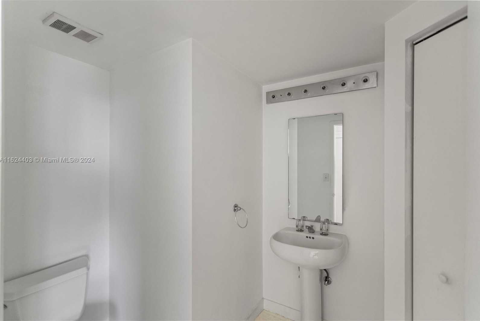 Small Image of 20185 EAST COUNTRY CLUB DR #502, Aventura Number 41