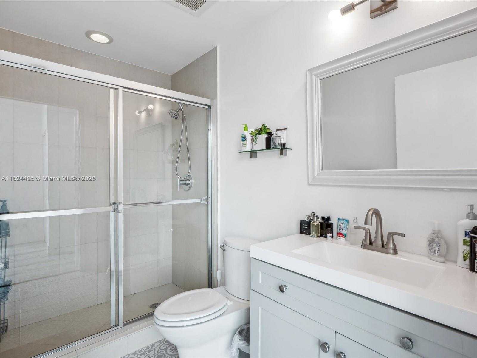Small Image of 3029 NORTH EAST 188TH ST #725, Aventura Number 35