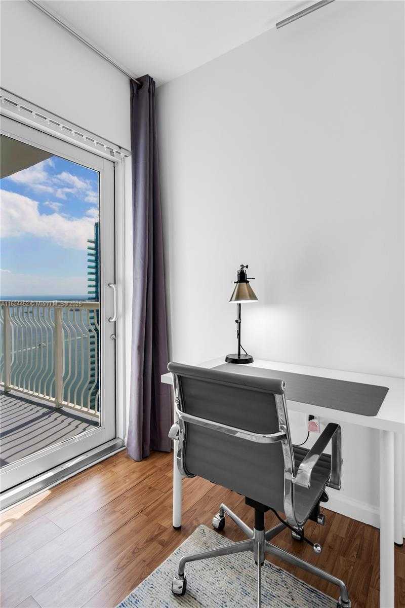 Small Image of 1200 BRICKELL BAY DR #4209, Miami Number 24