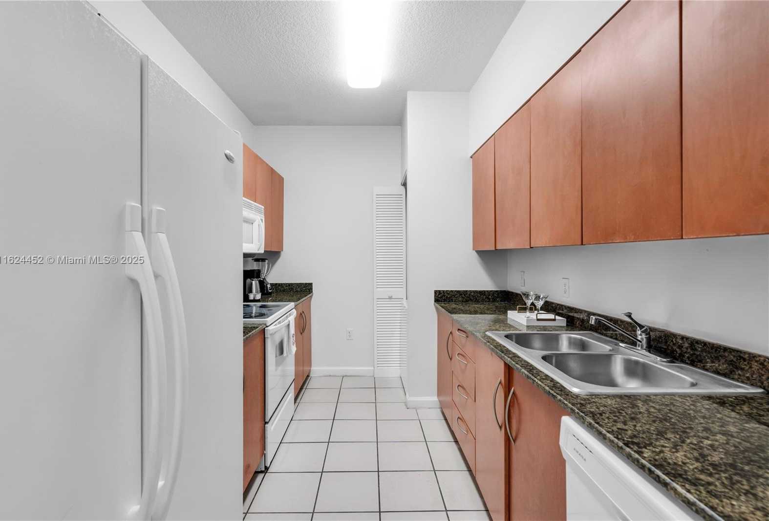Small Image of 1200 BRICKELL BAY DR #4209, Miami Number 26
