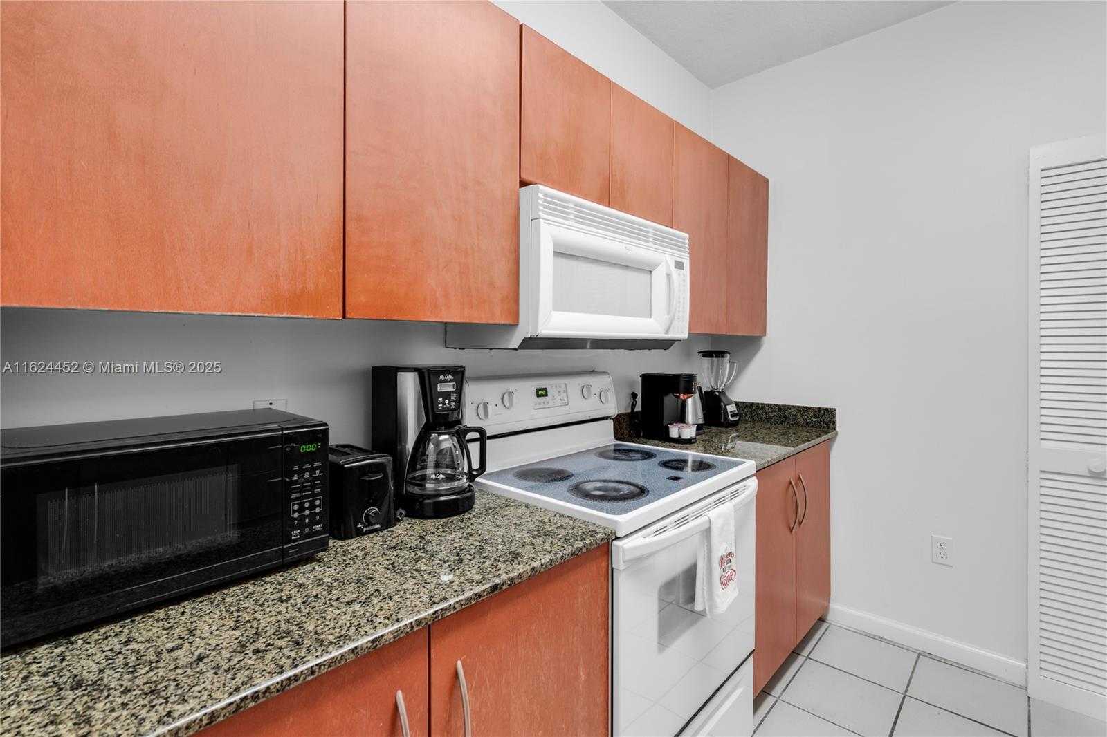 Small Image of 1200 BRICKELL BAY DR #4209, Miami Number 27