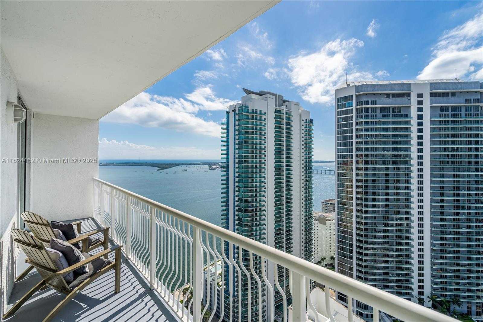 Small Image of 1200 BRICKELL BAY DR #4209, Miami Number 3
