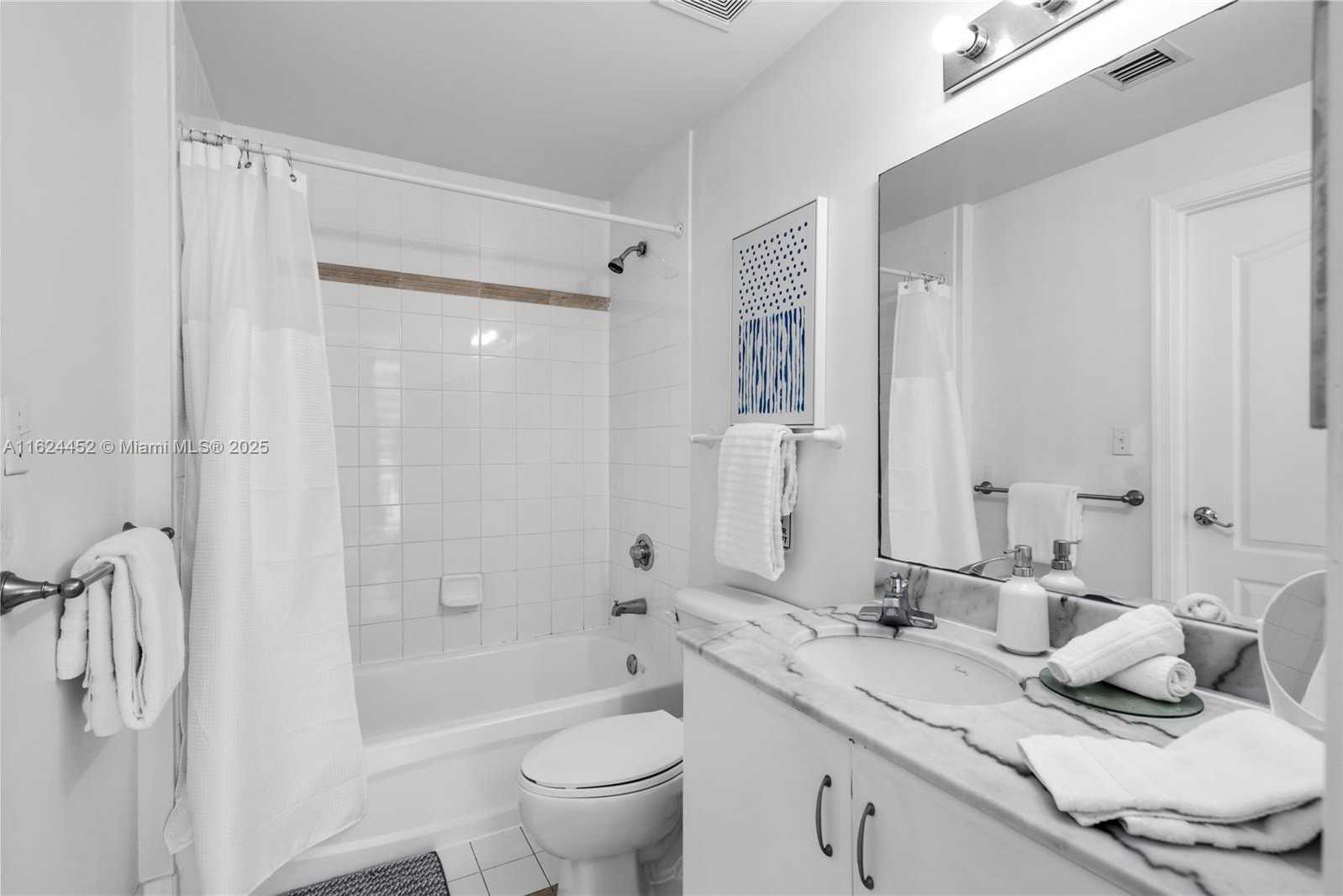 Small Image of 1200 BRICKELL BAY DR #4209, Miami Number 30