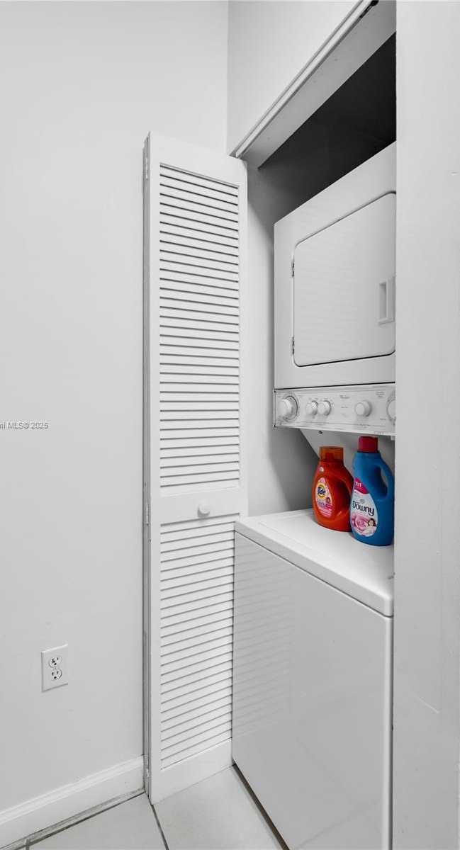 Small Image of 1200 BRICKELL BAY DR #4209, Miami Number 32