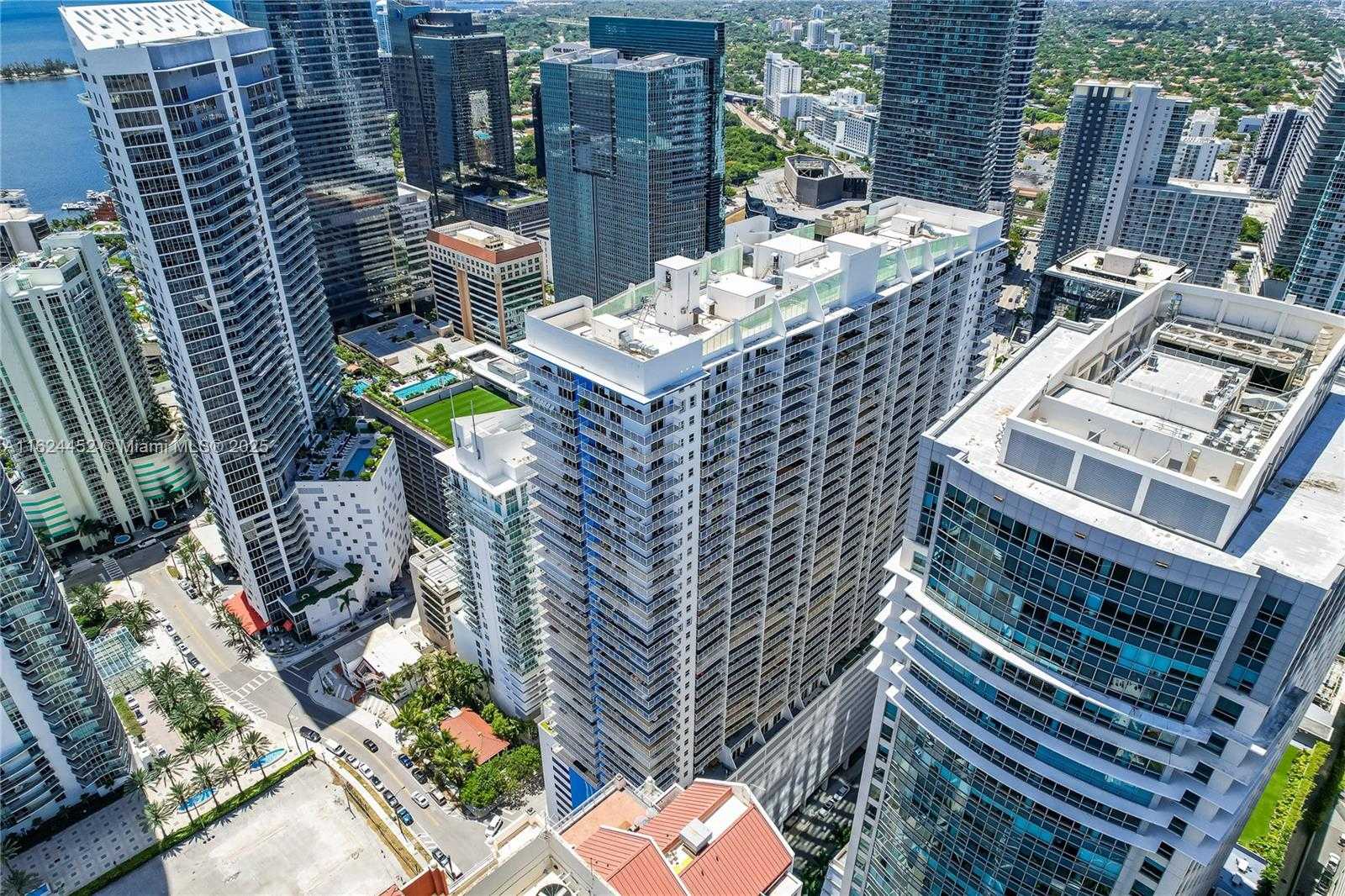 Small Image of 1200 BRICKELL BAY DR #4209, Miami Number 43