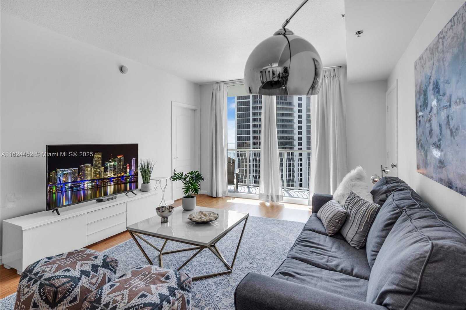 Small Image of 1200 BRICKELL BAY DR #4209, Miami Number 6
