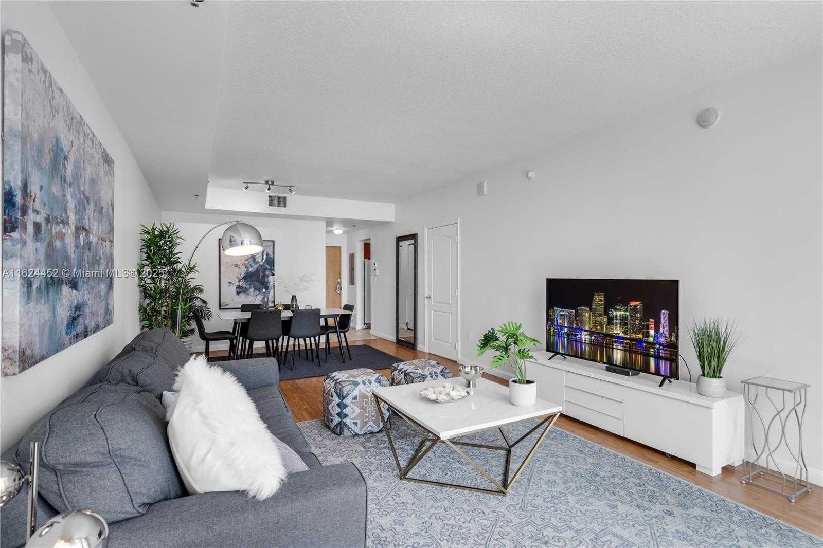 Small Image of 1200 BRICKELL BAY DR #4209, Miami Number 8