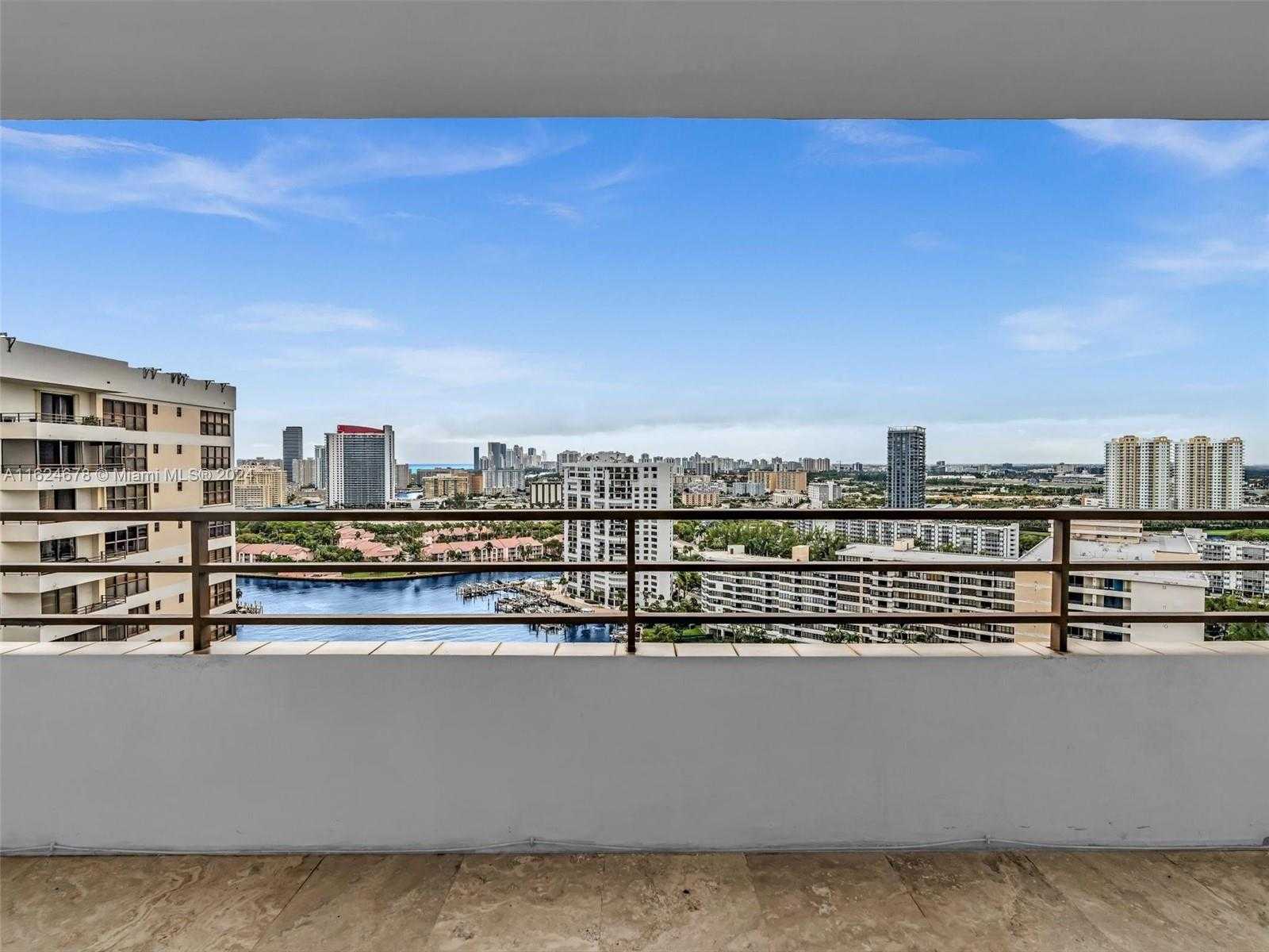 Small Image of 2500 PARKVIEW DR #2415, Hallandale Beach Number 17