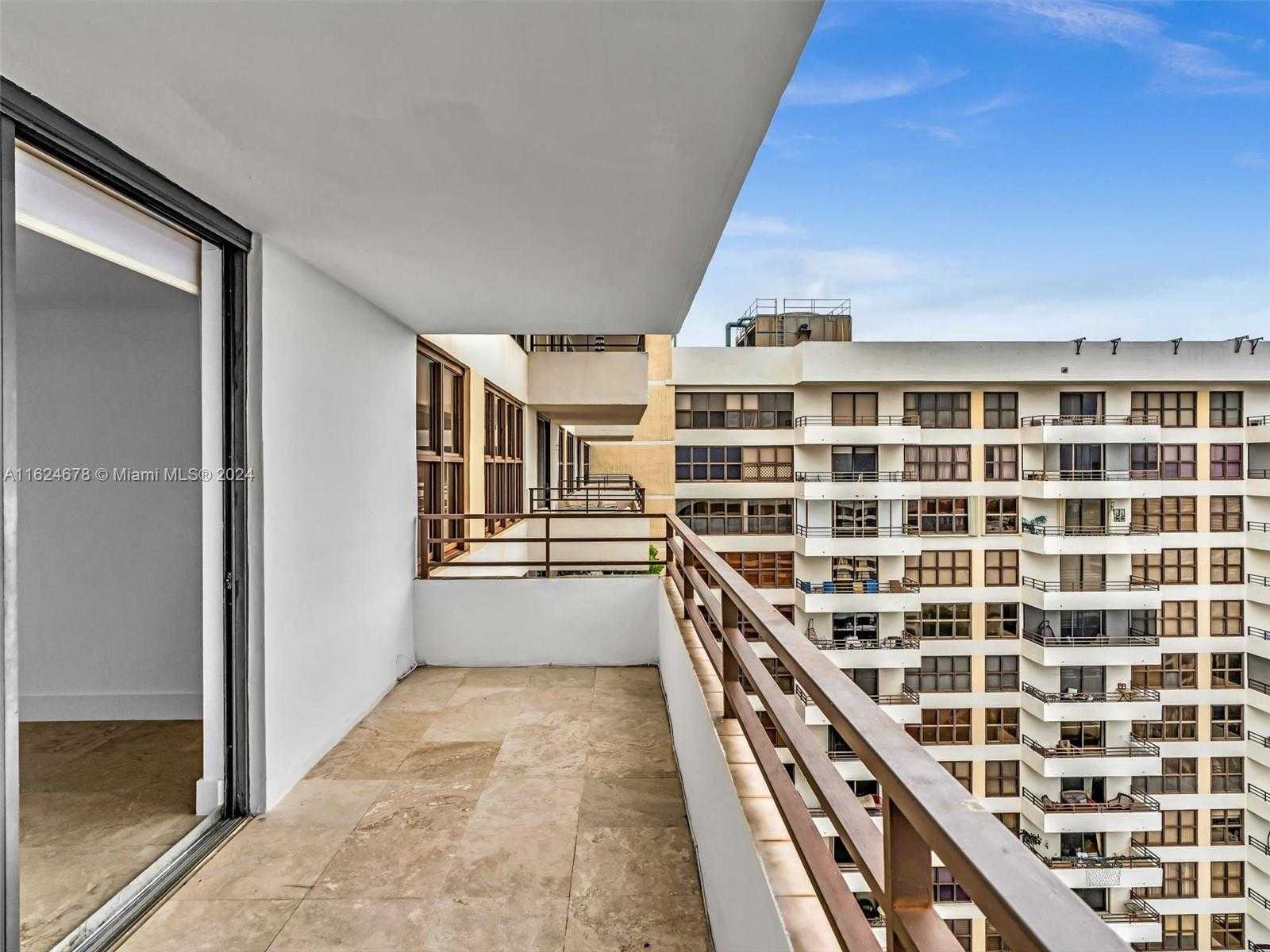 Small Image of 2500 PARKVIEW DR #2415, Hallandale Beach Number 18