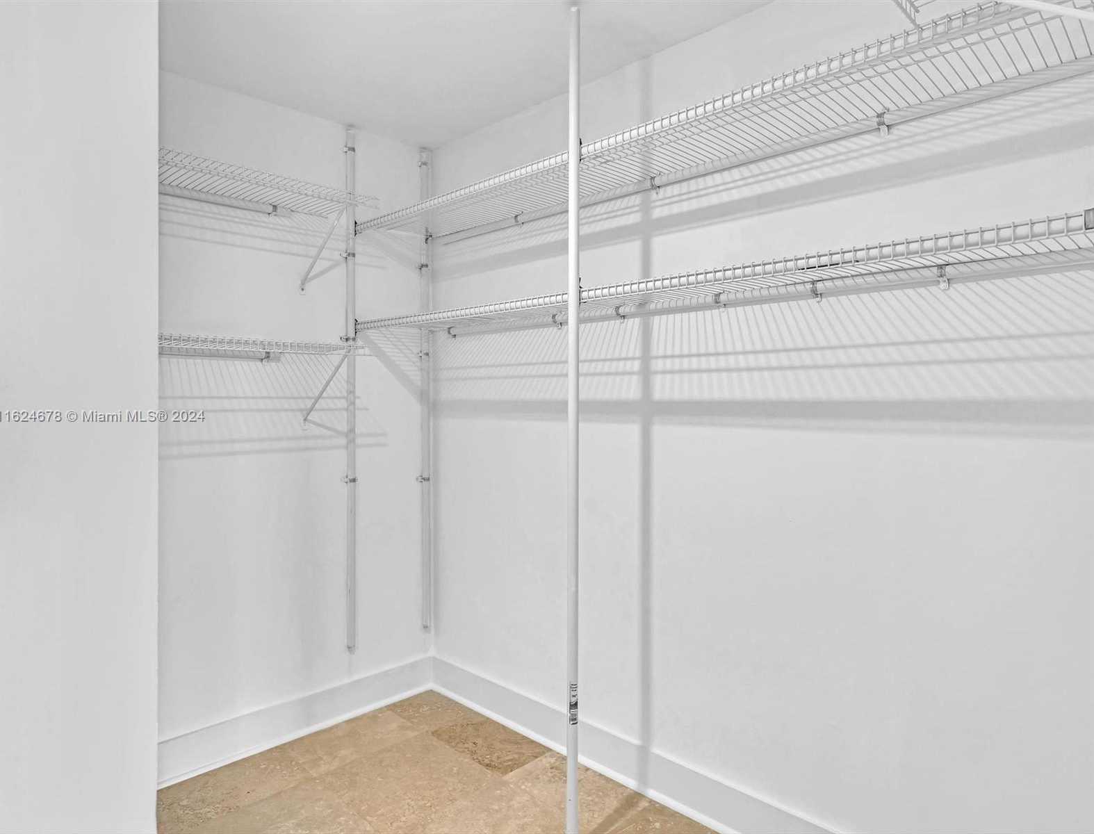 Small Image of 2500 PARKVIEW DR #2415, Hallandale Beach Number 26