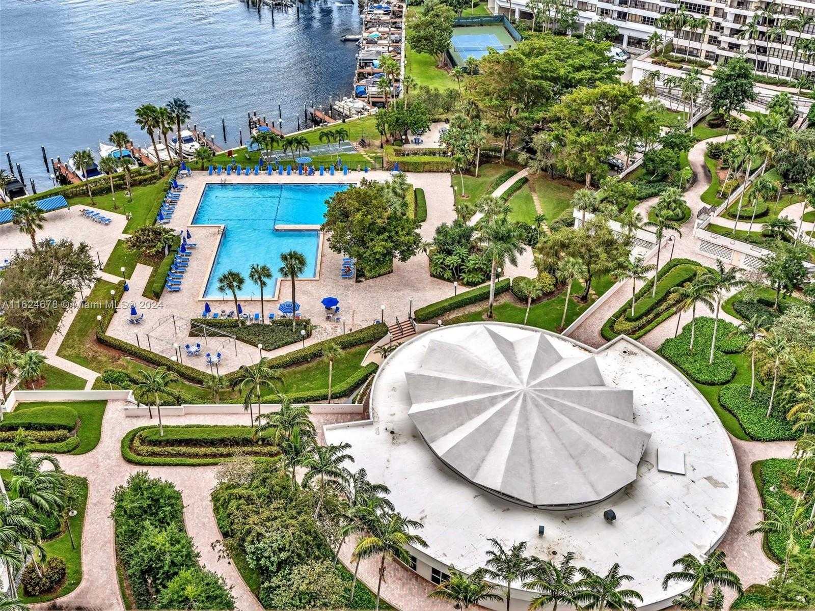 Small Image of 2500 PARKVIEW DR #2415, Hallandale Beach Number 35