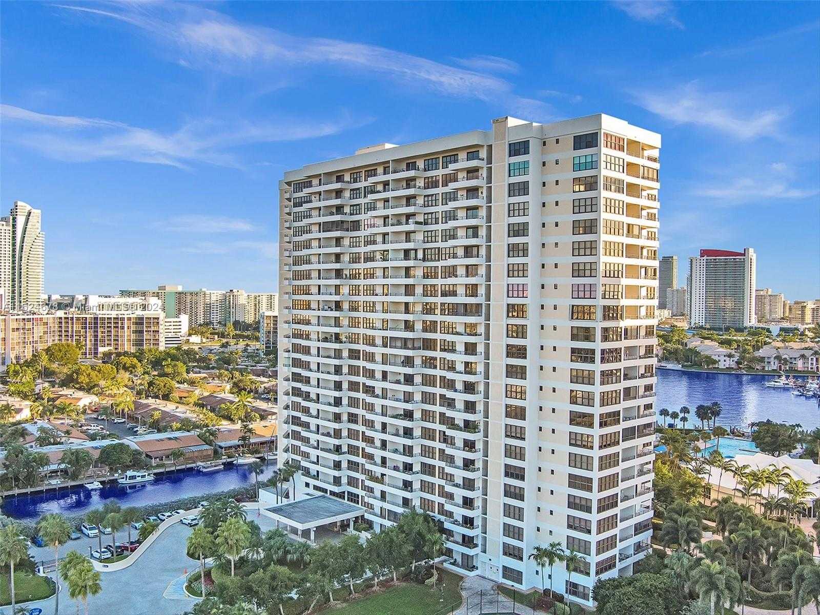 Small Image of 2500 PARKVIEW DR #2415, Hallandale Beach Number 39