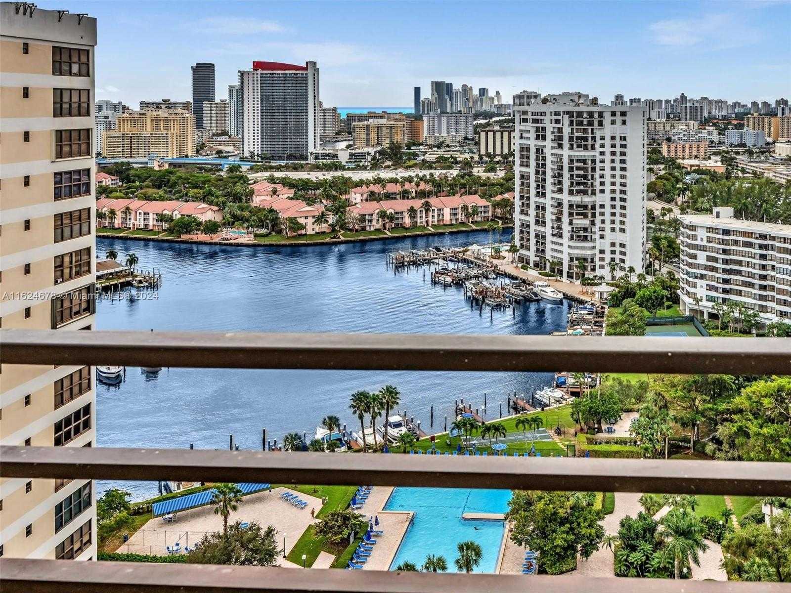 Small Image of 2500 PARKVIEW DR #2415, Hallandale Beach Number 5