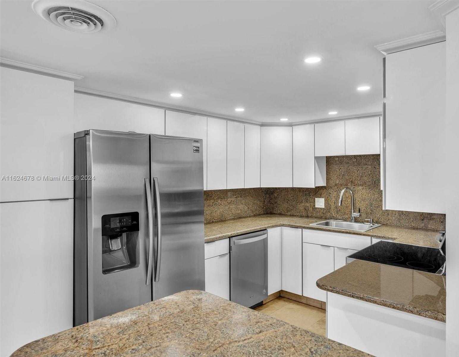 Small Image of 2500 PARKVIEW DR #2415, Hallandale Beach Number 7
