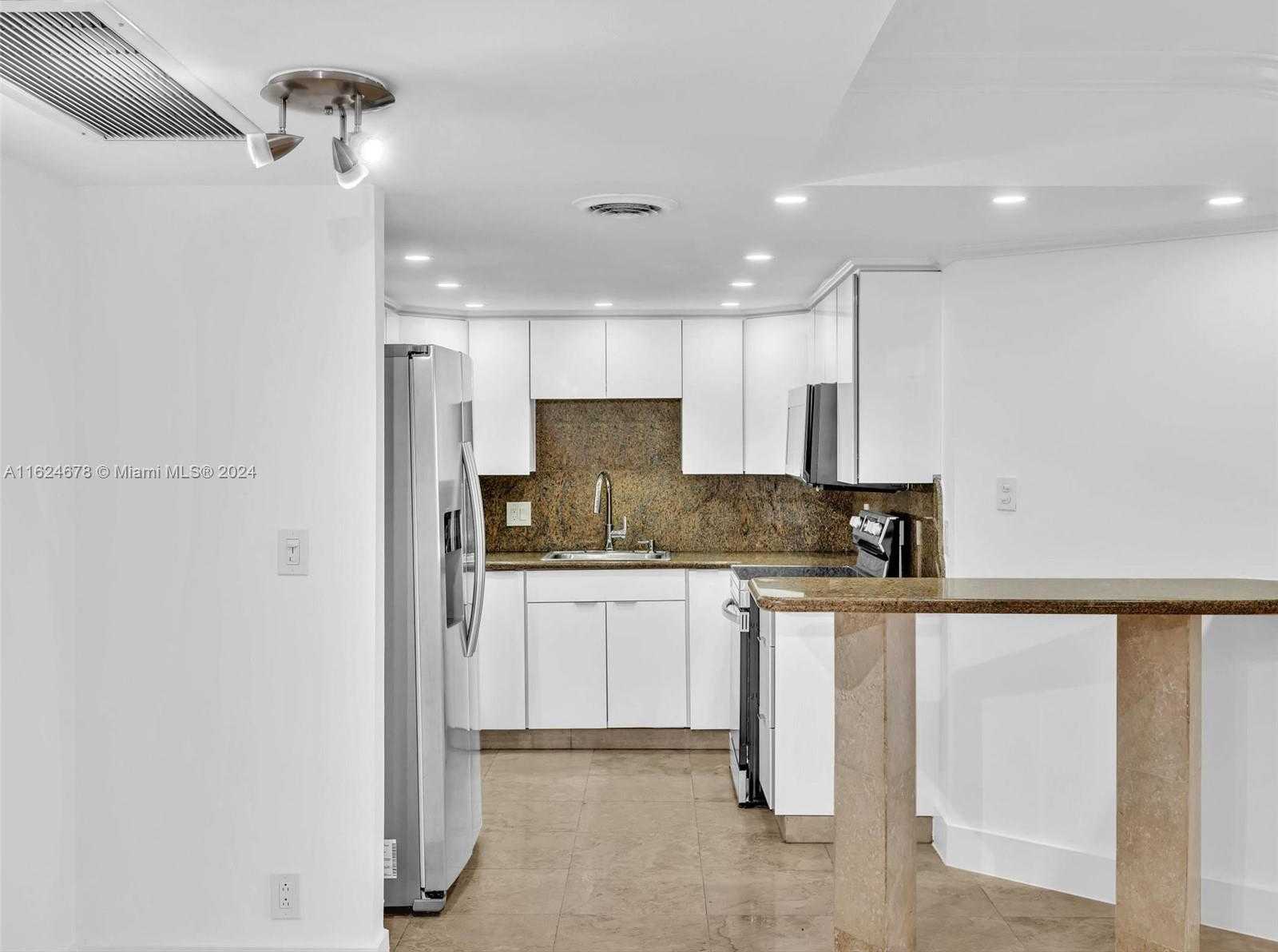 Small Image of 2500 PARKVIEW DR #2415, Hallandale Beach Number 8