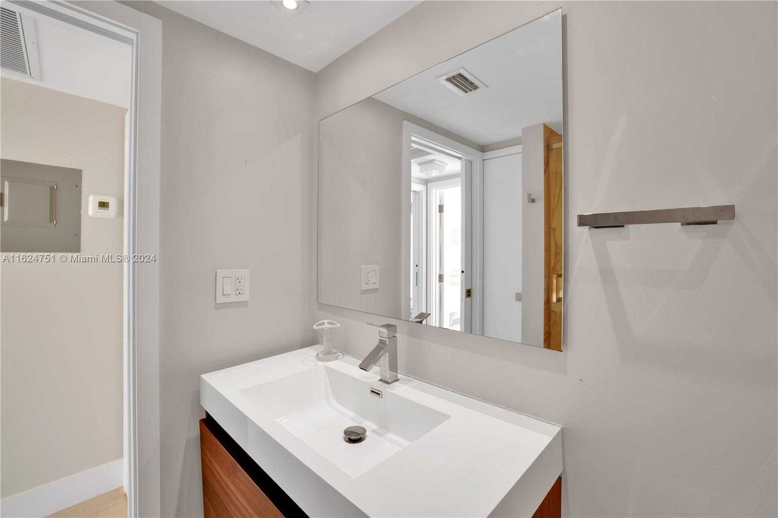 Small Image of 5151 COLLINS AVE #1125, Miami Beach Number 20