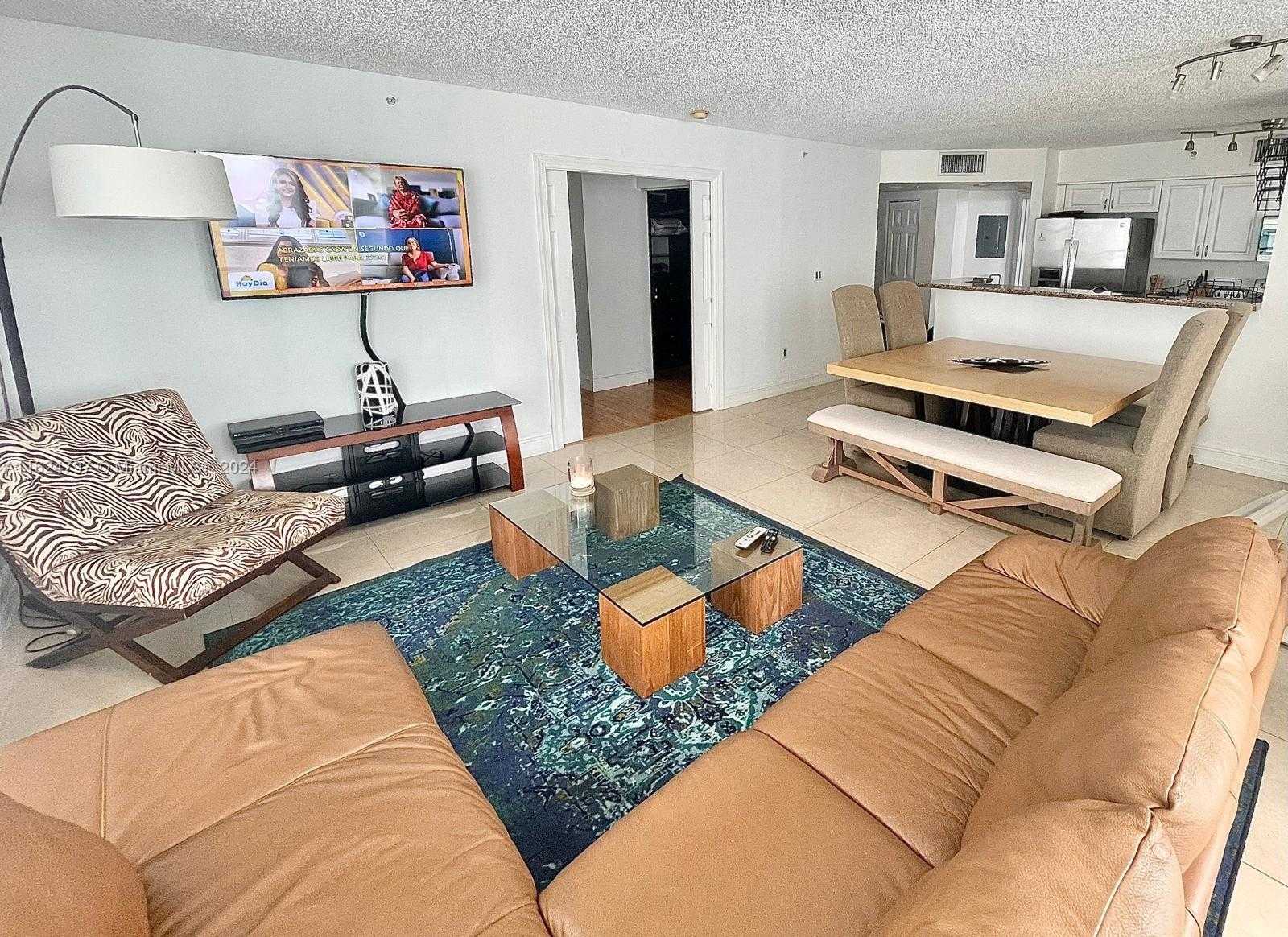 Small Image of 1155 BRICKELL BAY DR #1401, Miami Number 4