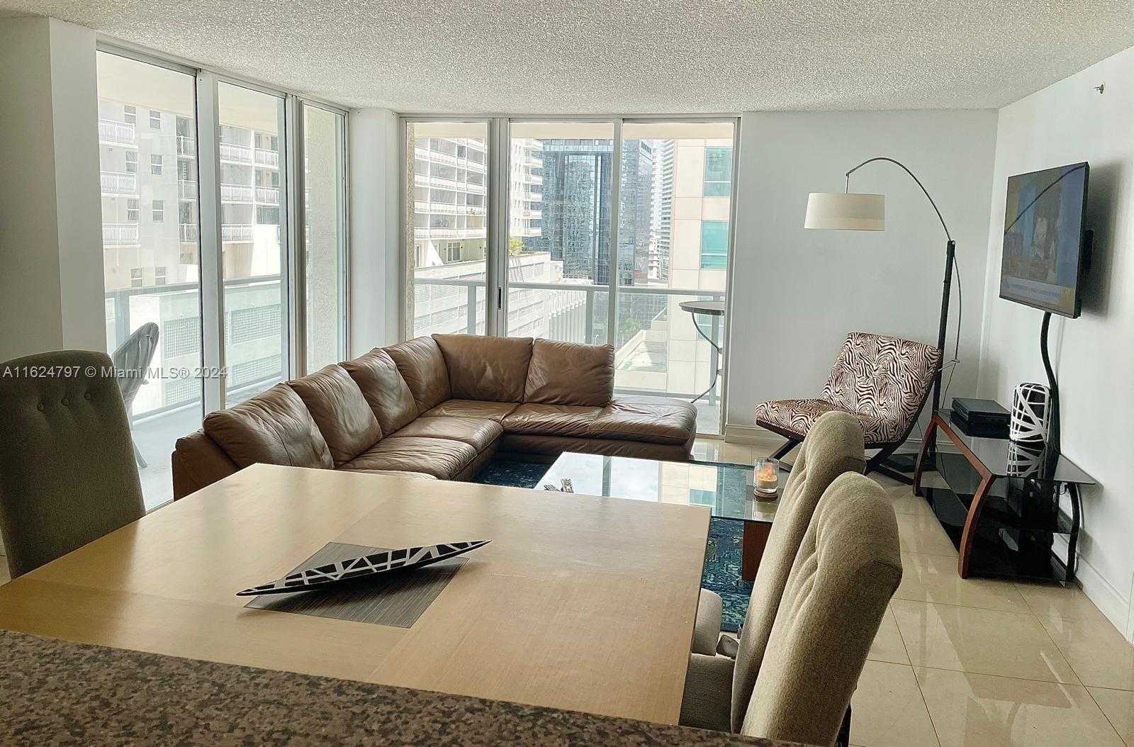 Small Image of 1155 BRICKELL BAY DR #1401, Miami Number 8