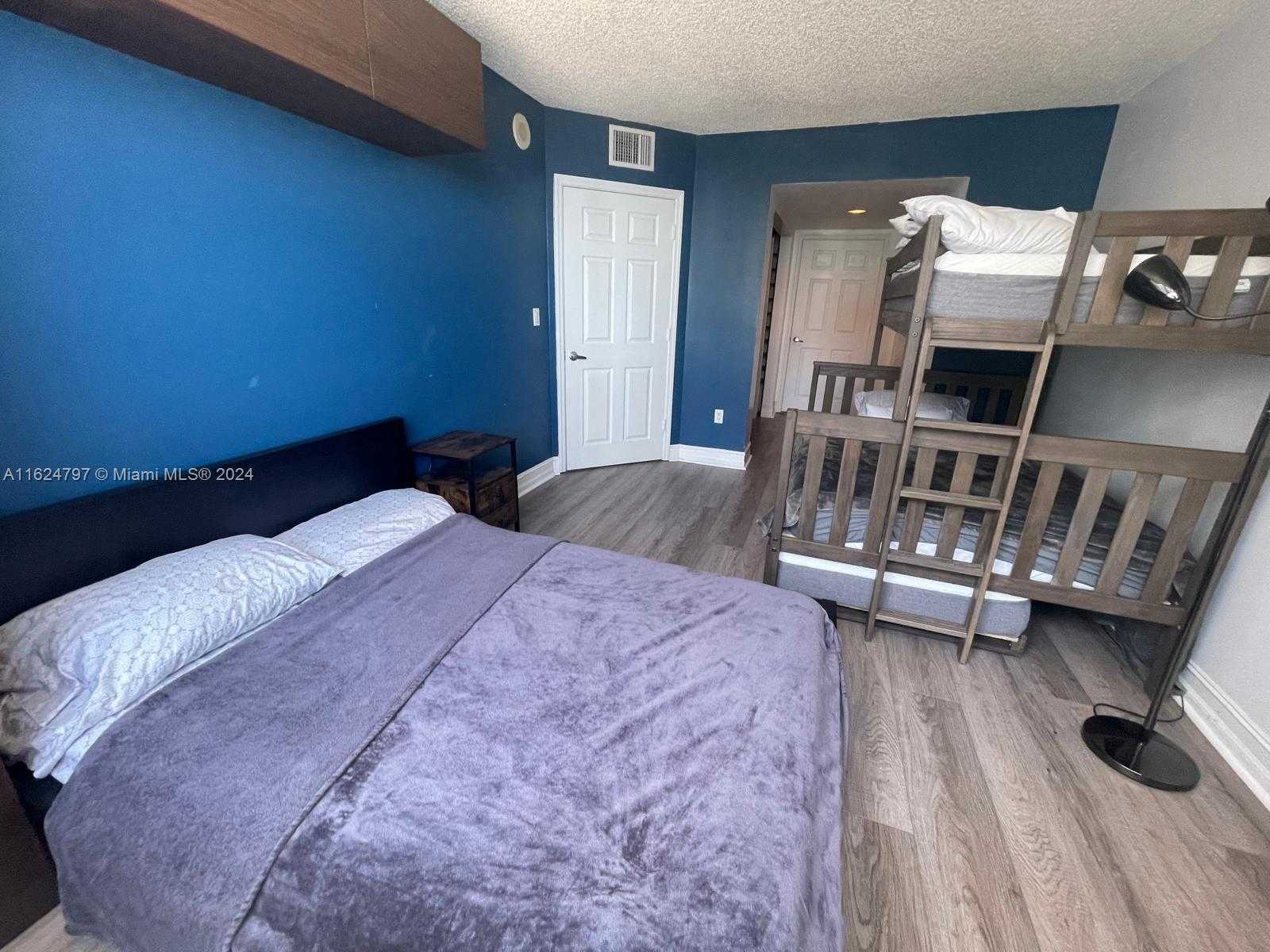 Small Image of 1155 BRICKELL BAY DR #1401, Miami Number 9