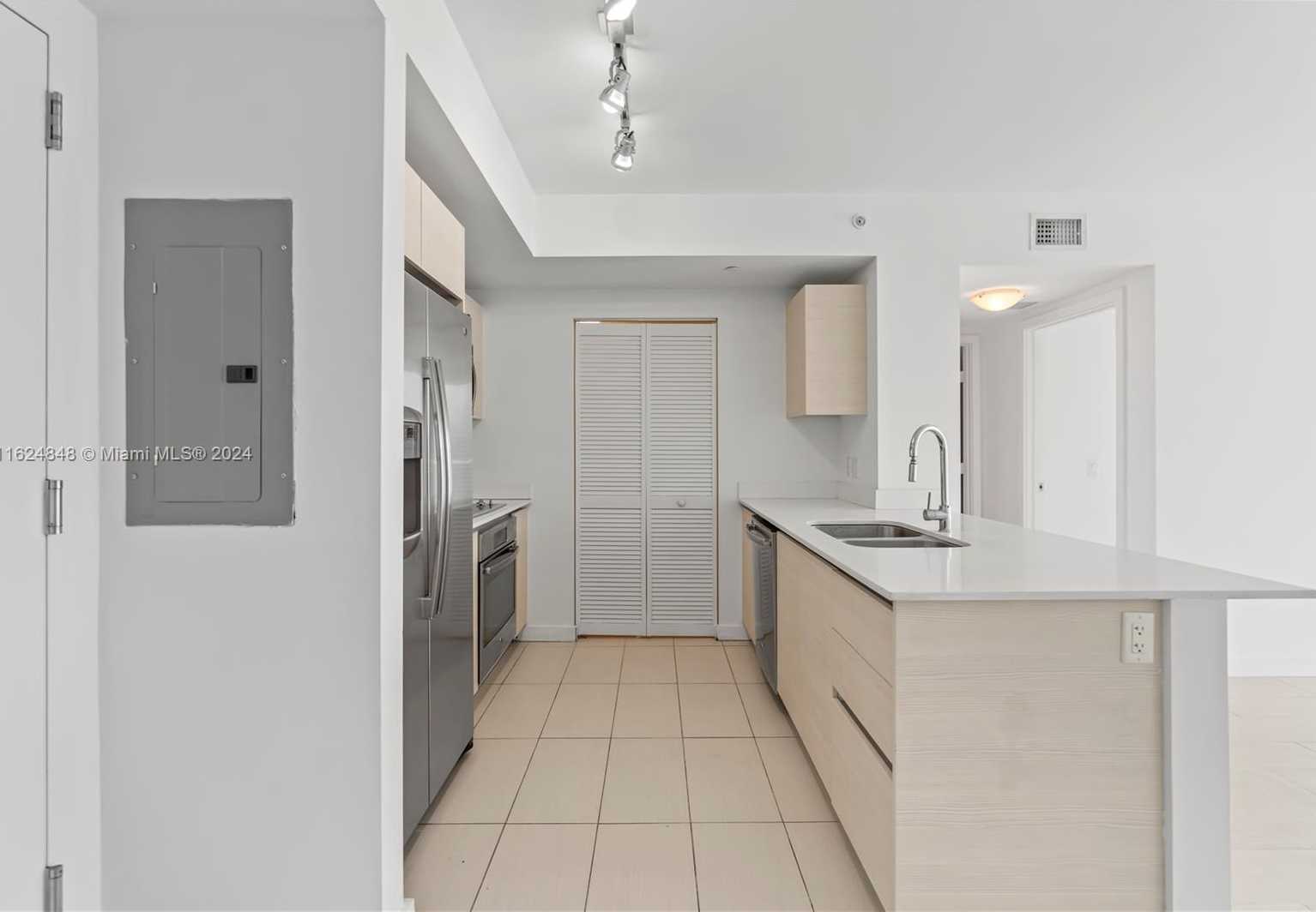 Small Image of 4250 BISCAYNE BLVD #1018, Miami Number 9