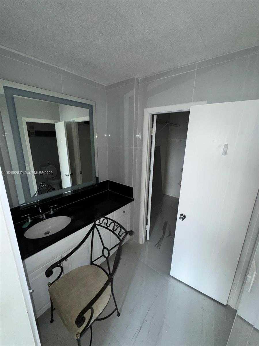 Small Image of 14840 NARANJA LAKES BLVD #C4D, Homestead Number 12