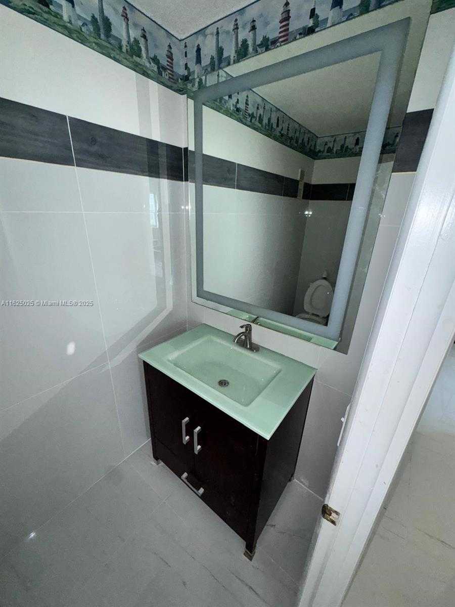 Small Image of 14840 NARANJA LAKES BLVD #C4D, Homestead Number 13