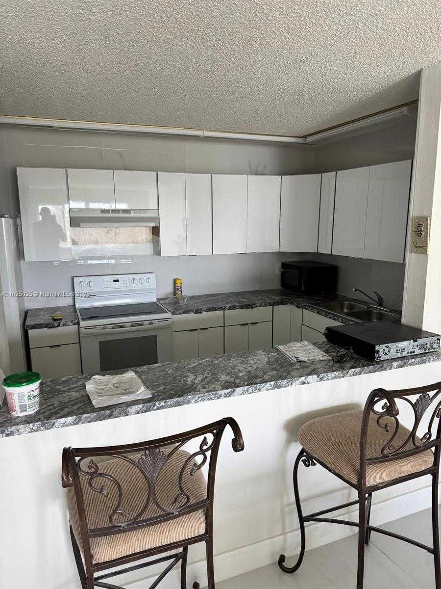 Small Image of 14840 NARANJA LAKES BLVD #C4D, Homestead Number 4