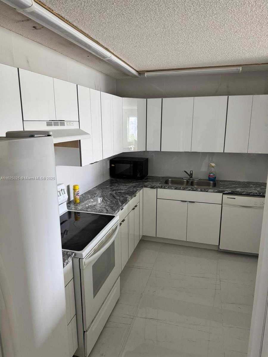 Small Image of 14840 NARANJA LAKES BLVD #C4D, Homestead Number 5