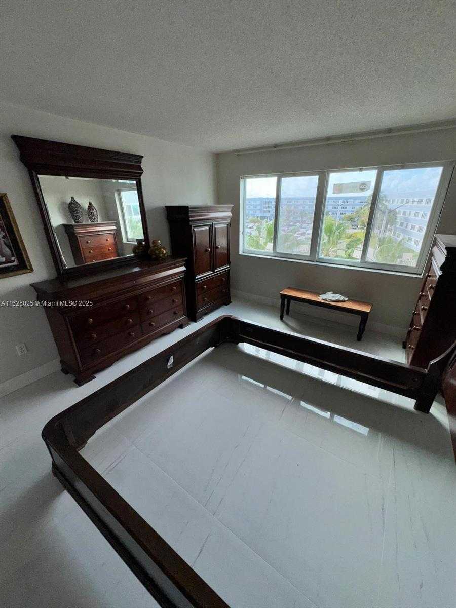 Small Image of 14840 NARANJA LAKES BLVD #C4D, Homestead Number 8