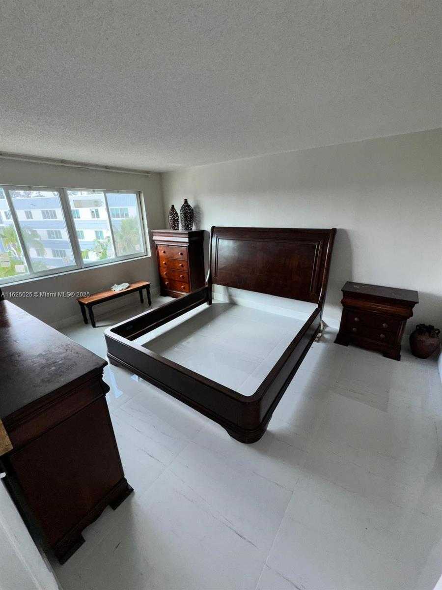 Small Image of 14840 NARANJA LAKES BLVD #C4D, Homestead Number 9