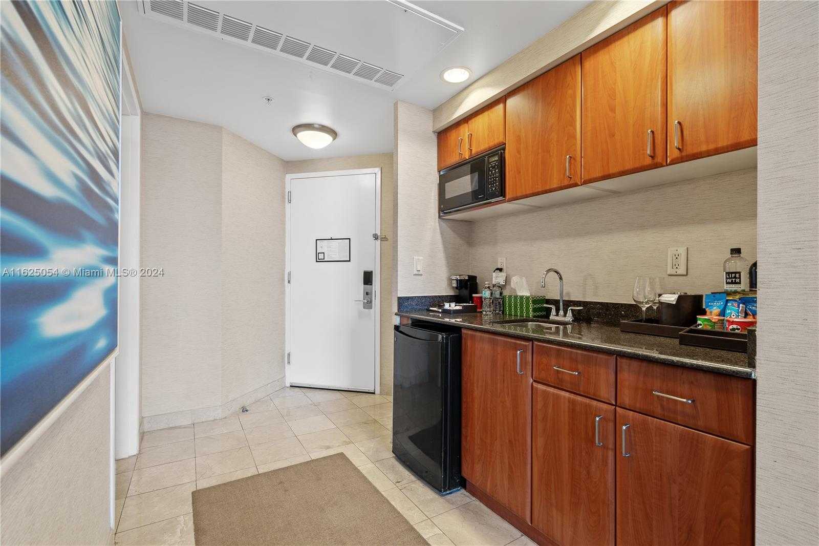 Small Image of 18001 COLLINS AVE #2010, Sunny Isles Beach Number 11