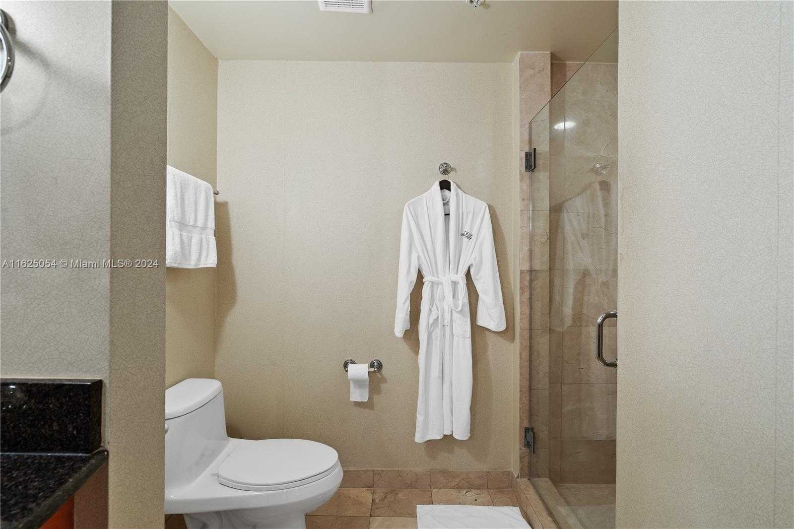 Small Image of 18001 COLLINS AVE #2010, Sunny Isles Beach Number 13