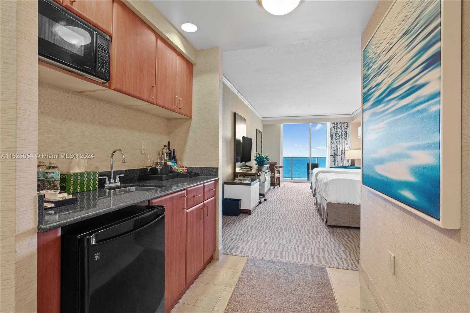 Small Image of 18001 COLLINS AVE #2010, Sunny Isles Beach Number 14