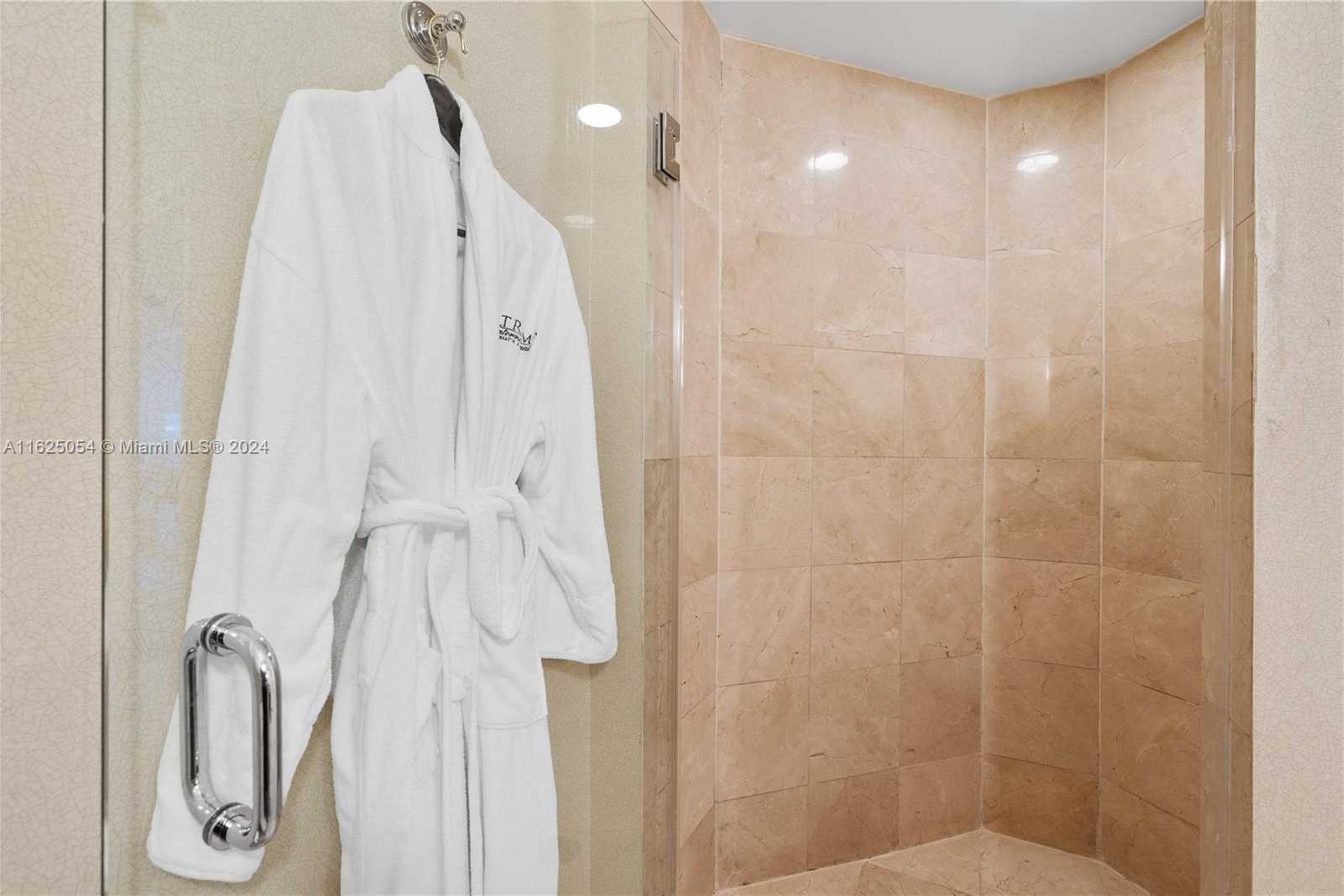 Small Image of 18001 COLLINS AVE #2010, Sunny Isles Beach Number 16