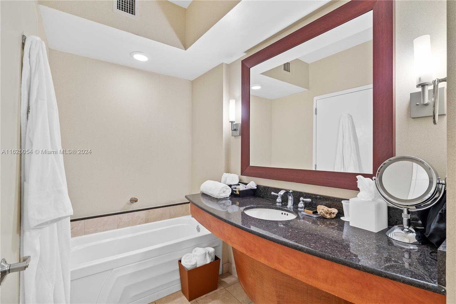 Small Image of 18001 COLLINS AVE #2010, Sunny Isles Beach Number 19