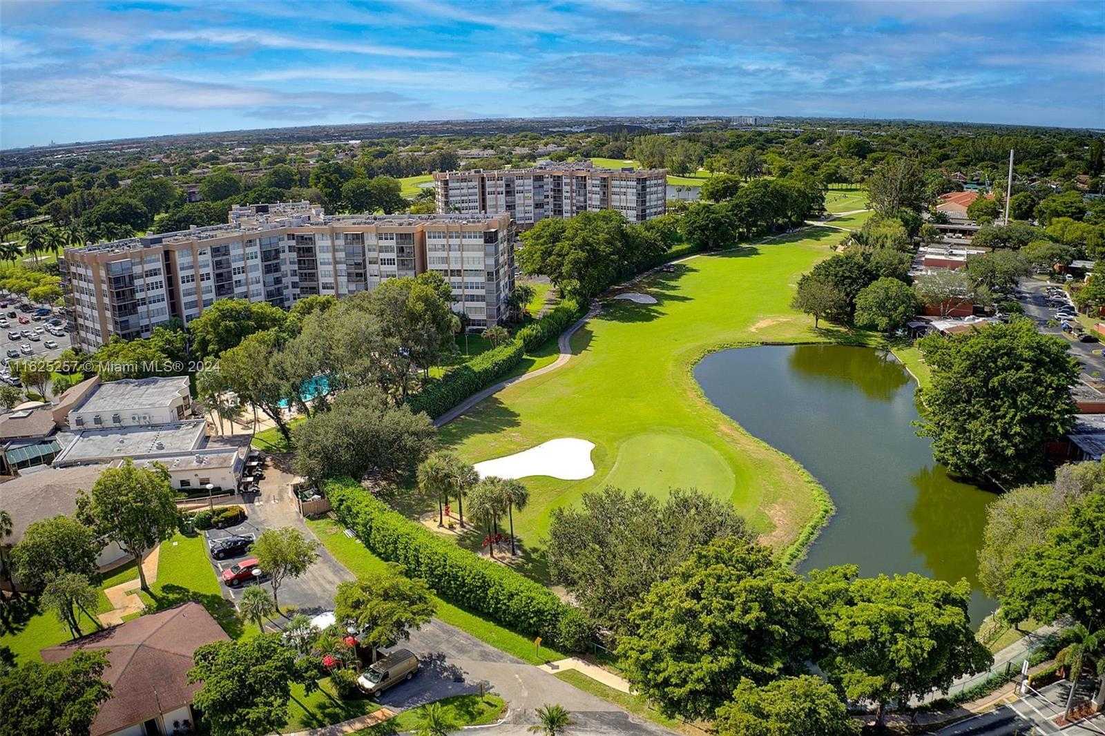 Small Image of 1000 SAINT CHARLES PL #522, Pembroke Pines Number 18