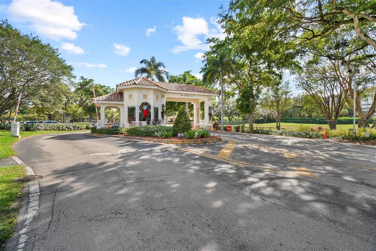 Small Image of 1000 SAINT CHARLES PL #522, Pembroke Pines Number 2