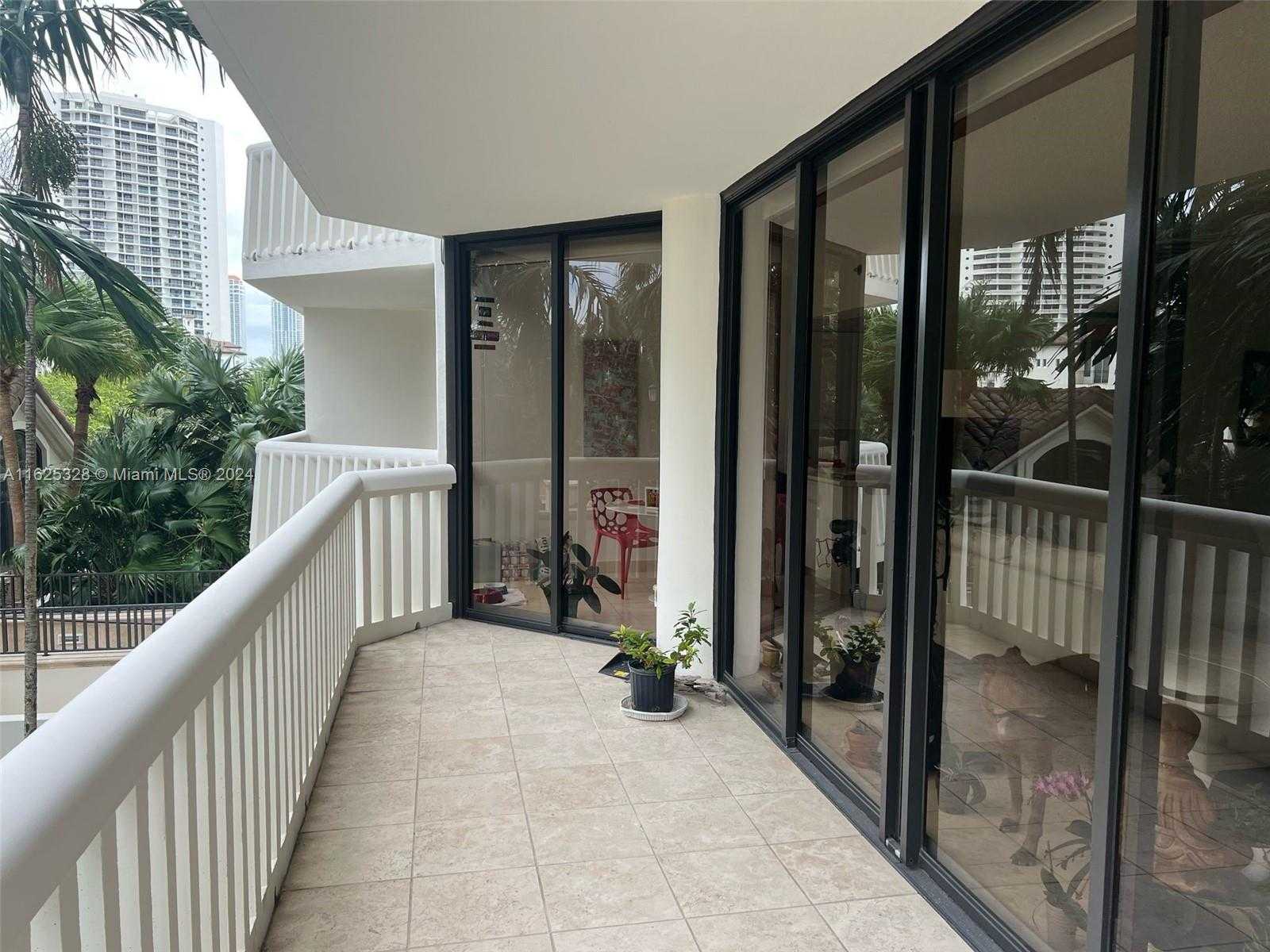 Small Image of 2000 ISLAND BLVD #405, Aventura Number 28