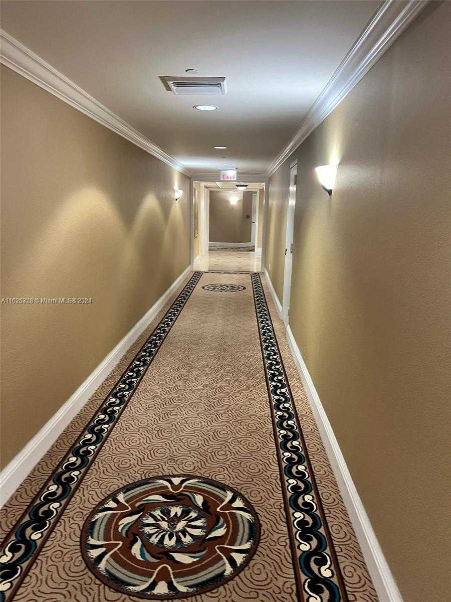 Small Image of 2000 ISLAND BLVD #405, Aventura Number 30