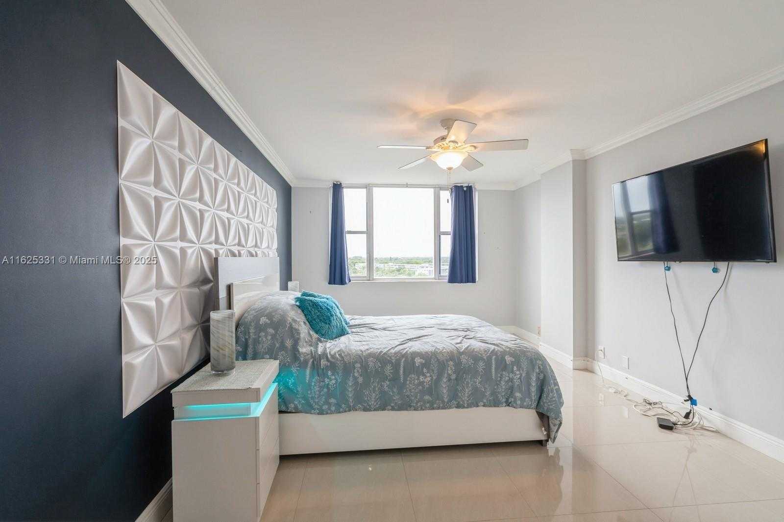Small Image of 4400 HILLCREST DR #916B, Hollywood Number 10