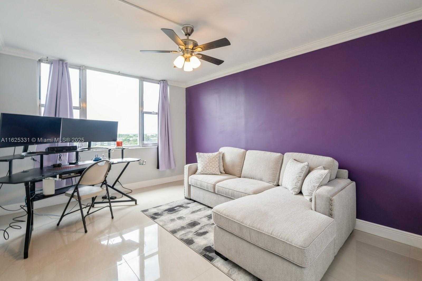Small Image of 4400 HILLCREST DR #916B, Hollywood Number 14