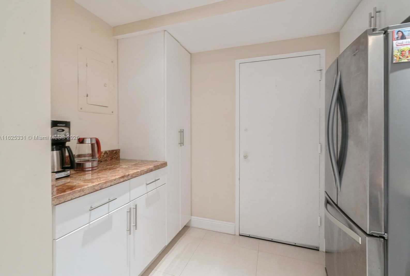 Small Image of 4400 HILLCREST DR #916B, Hollywood Number 19