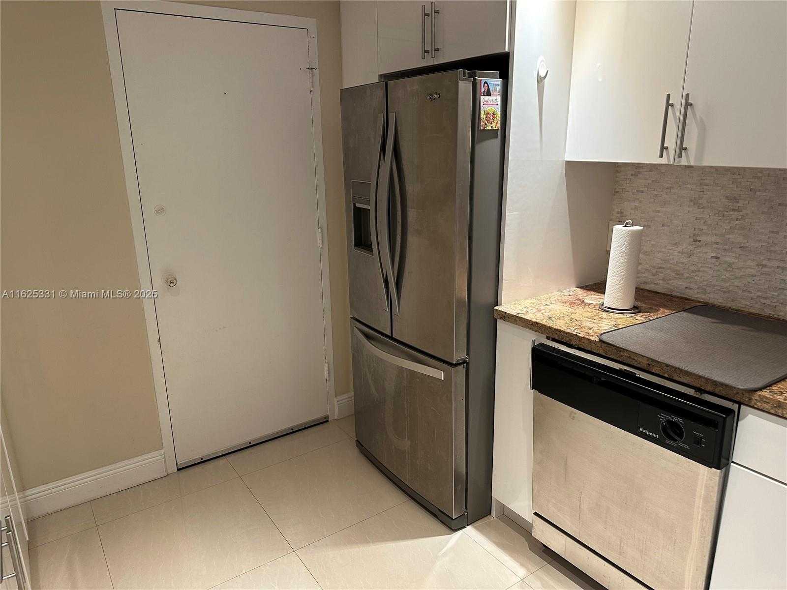 Small Image of 4400 HILLCREST DR #916B, Hollywood Number 32