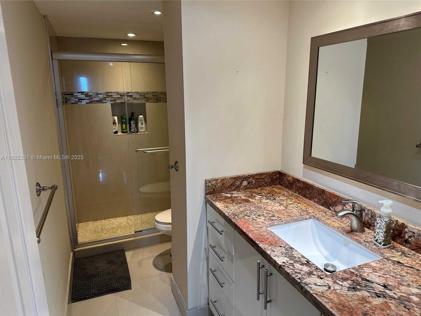 Small Image of 4400 HILLCREST DR #916B, Hollywood Number 34