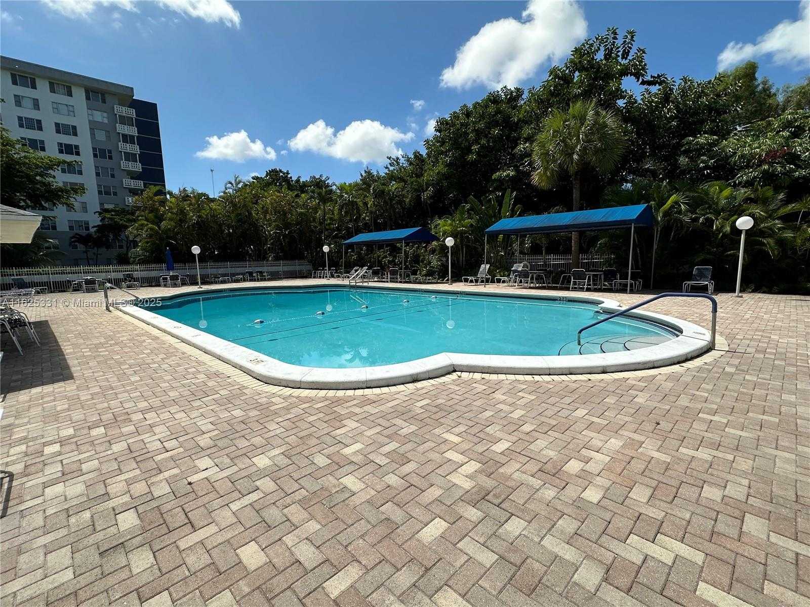 Small Image of 4400 HILLCREST DR #916B, Hollywood Number 39