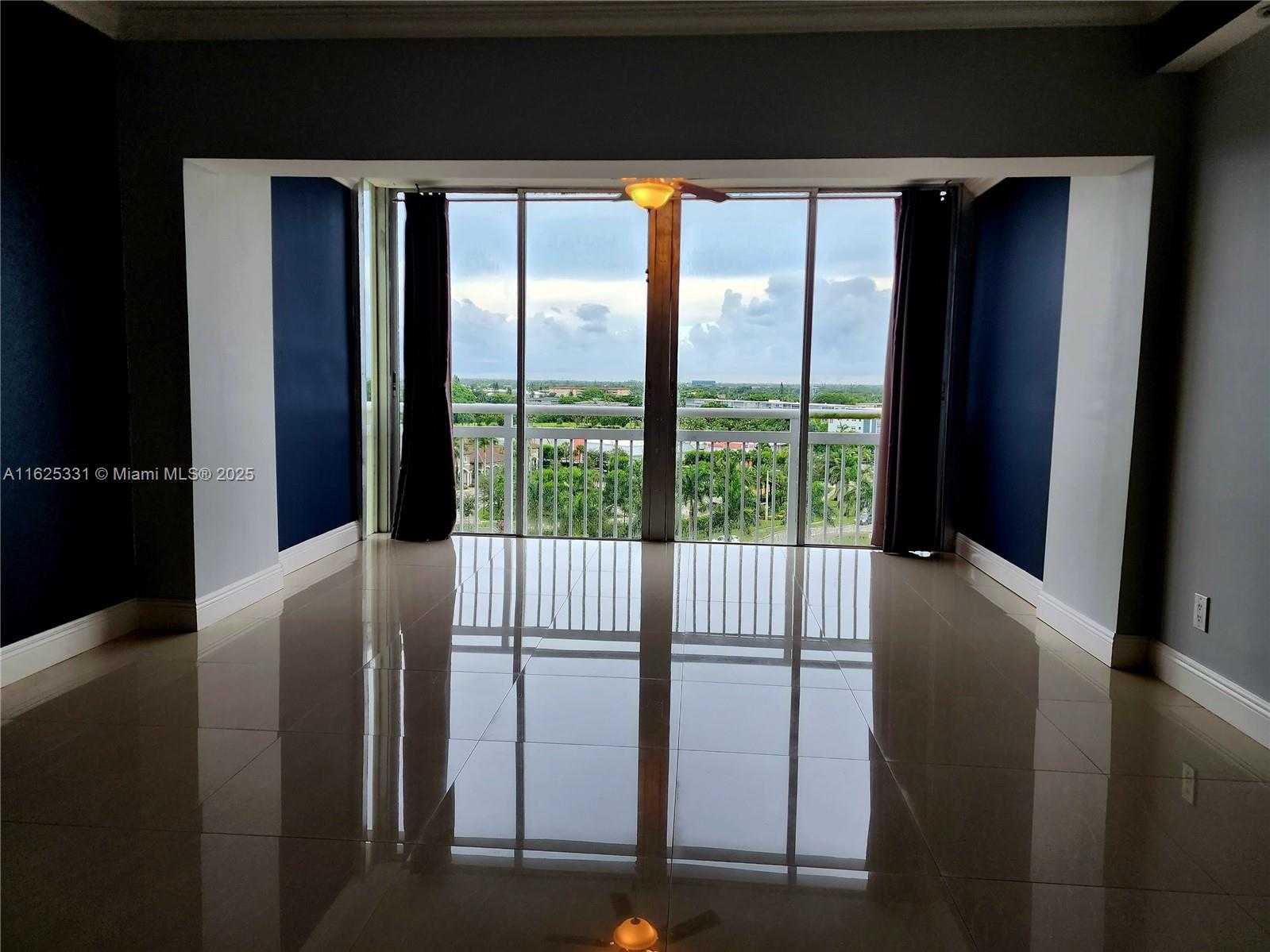 Small Image of 4400 HILLCREST DR #916B, Hollywood Number 40