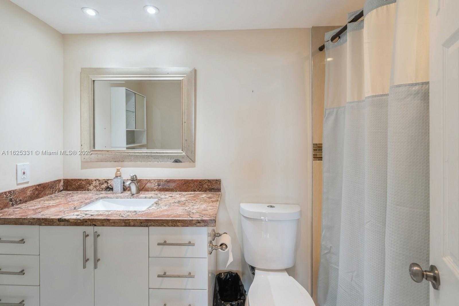 Small Image of 4400 HILLCREST DR #916B, Hollywood Number 6