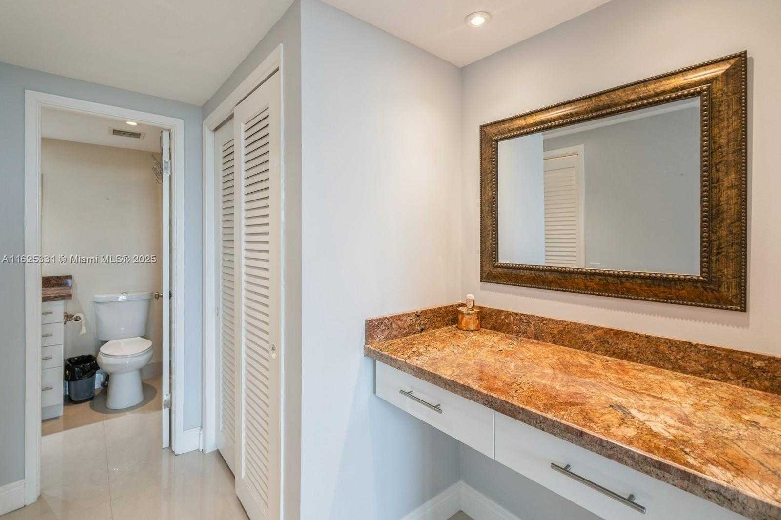 Small Image of 4400 HILLCREST DR #916B, Hollywood Number 9